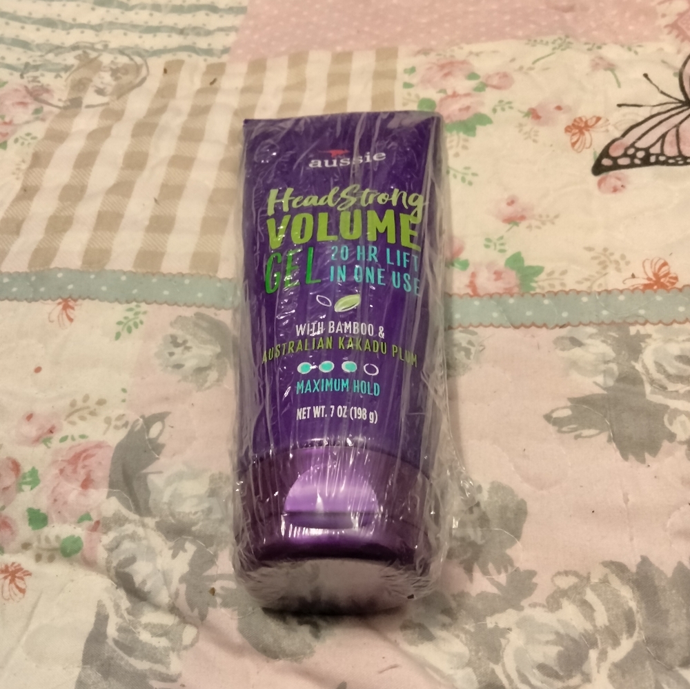 Aussie headstrong gel 20 hour lift 7oz.